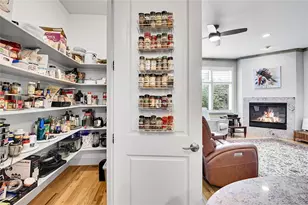 566 Josephine St, Denver, CO 80206 - Photo 9