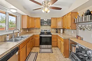 12702 E Alaska Pl, Aurora, CO 80012 - Photo 23