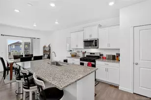 27671 E Byers Ave, Aurora, CO 80018 - Photo 7