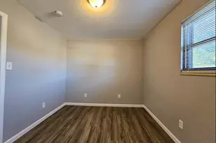 5542 Scranton St, Denver, CO 80239 - Photo 9