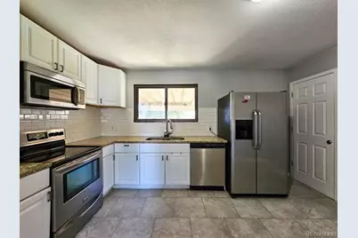 5542 Scranton Street, Denver, CO 80239 - Photo 5