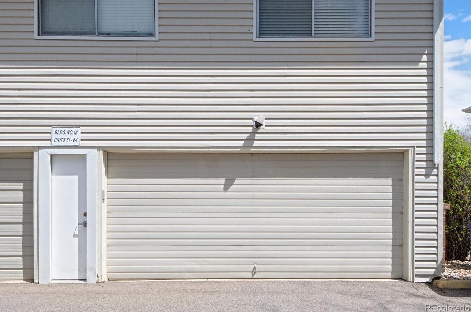 9105 Lehigh Ave, Denver CO  80237-1944 exterior