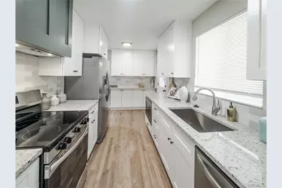 3172 W Monmouth Avenue, Englewood, CO 80110 - Photo 9