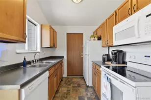 19335 E Batavia Pl, Aurora, CO 80011 - Photo 7