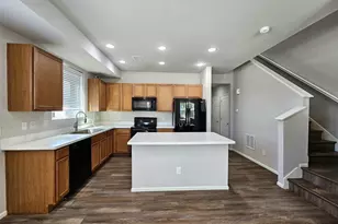16019 E Elk Dr, Denver, CO 80239 - Photo 5