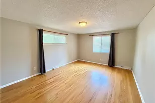 7685 E Napa Pl, Denver, CO 80237 - Photo 9