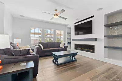7161 S Langdale Court, Aurora, CO 80016 - Photo 9
