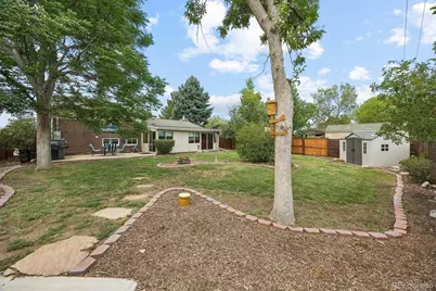 686 Elkhart Street, Aurora, CO 80011 - Photo 27