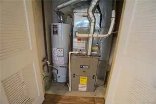 8201 S High Ct, Centennial, CO 80122 - Photo 33