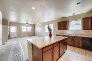 25107 E Canal Pl, Aurora, CO 80018 - Photo 5