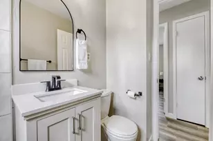 1015 W Longview Ave, Littleton, CO 80120 - Photo 17