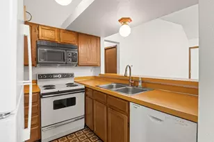 5725 W Atlantic Pl, Lakewood, CO 80227 - Photo 7
