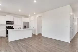 9938 Danube Ct, Commerce City, CO 80022 - Photo 11
