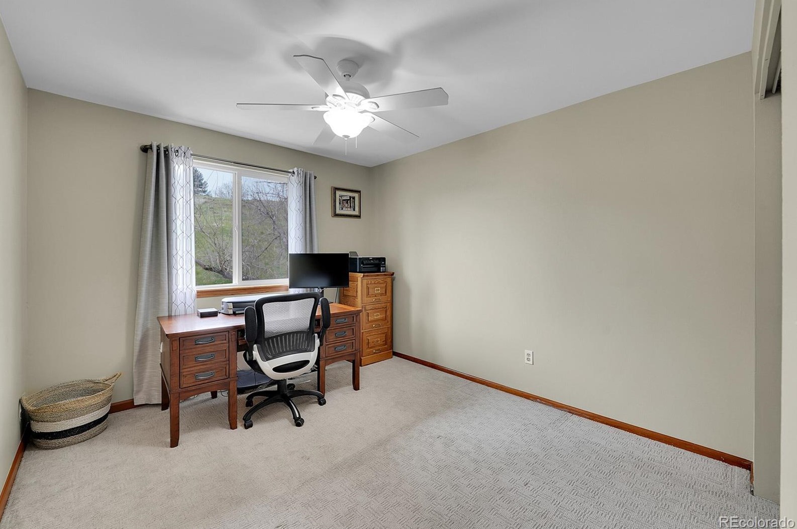 8910 Portland Ave, Littleton CO 80128-8011 exterior