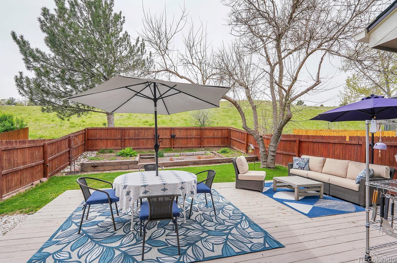 8910 Portland Ave, Littleton CO 80128-8011 exterior