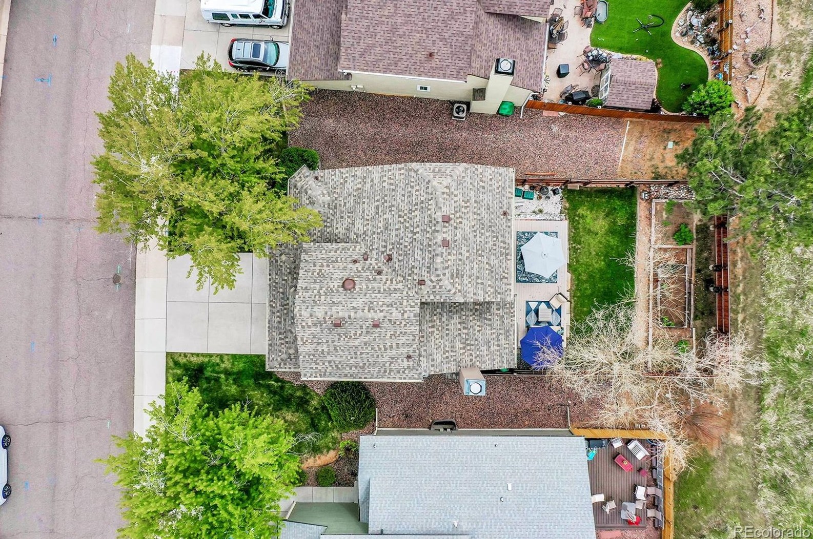 8910 Portland Ave, Littleton CO 80128-8011 exterior