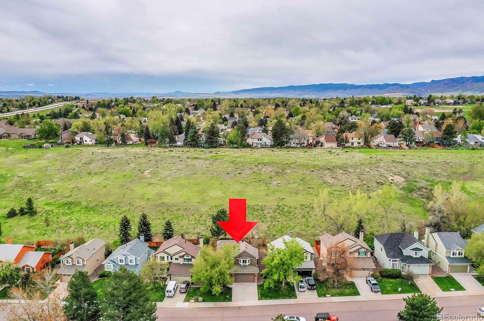 8910 Portland Ave, Littleton CO 80128-8011 exterior