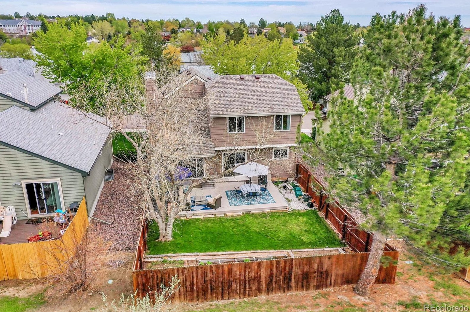 8910 Portland Ave, Littleton CO 80128-8011 exterior