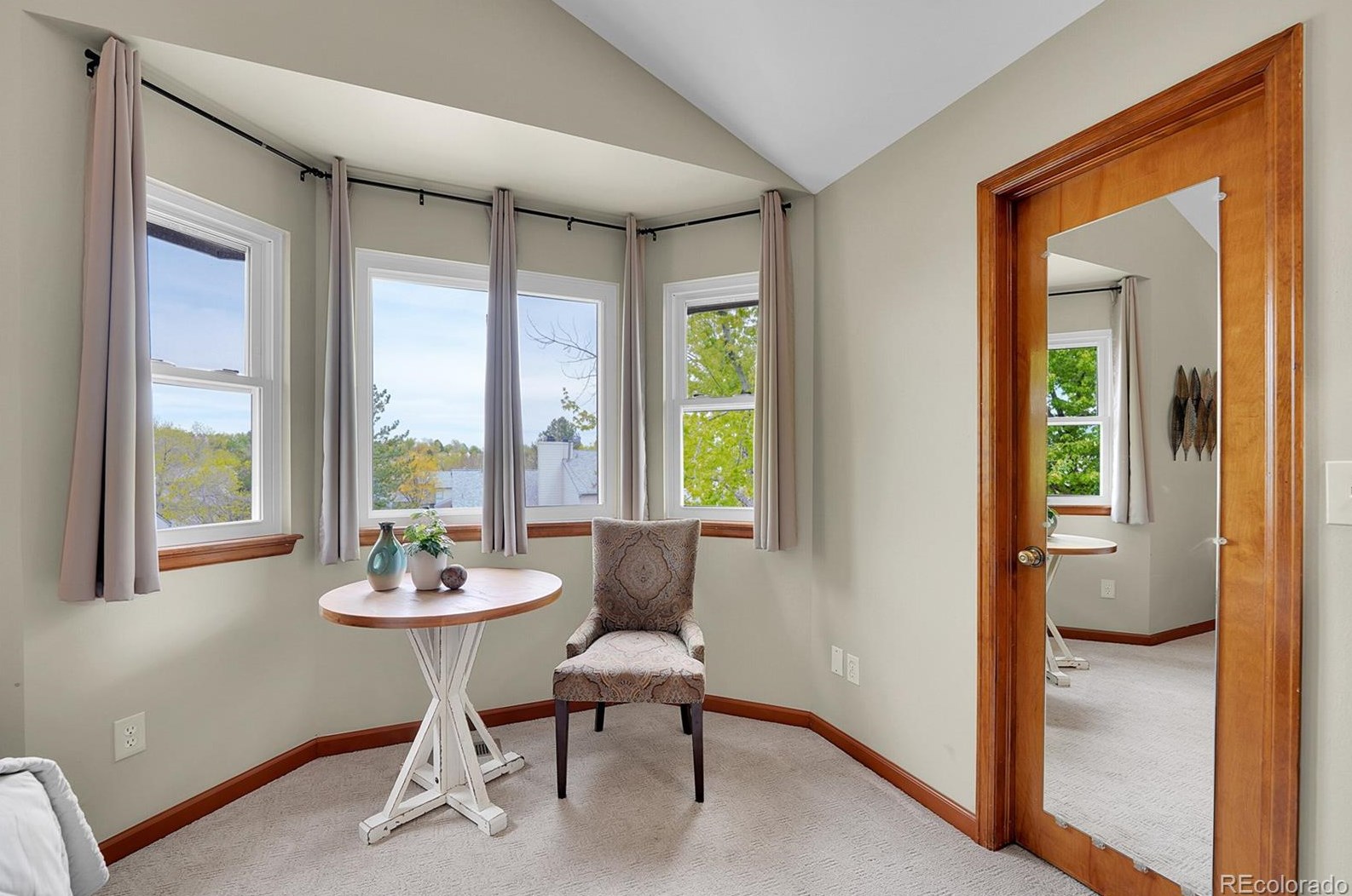 8910 Portland Ave, Littleton CO 80128-8011 exterior