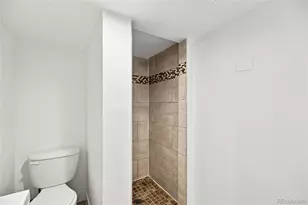 812 Geneva St, Aurora, CO 80010 - Photo 23