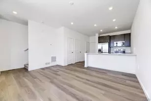 366 N Bersshine Ct, Watkins, CO 80137 - Photo 3