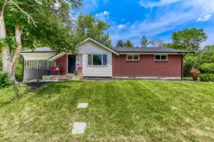 2555 E Maplewood Ave, Littleton, CO 80121 - Photo 3