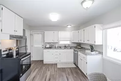 11408 E 7th Avenue, Aurora, CO 80010 - Photo 7