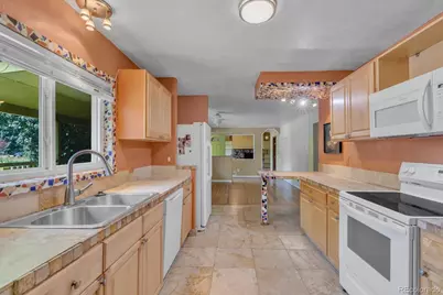 8165 W 19th Avenue, Lakewood, CO 80214 - Photo 11