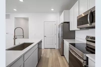 6153 N Ceylon Street #302, Denver, CO 80239 - Photo 9