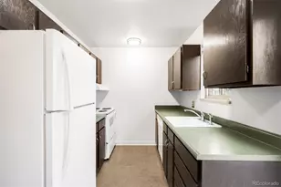 4471 W Ponds Cir, Littleton, CO 80123 - Photo 5