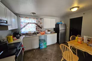 1172 Iola St, Aurora, CO 80010 - Photo 7