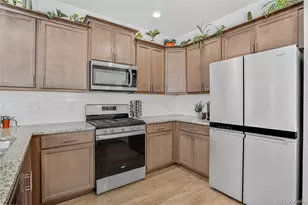 21885 E 9th Pl, Aurora, CO 80018 - Photo 7