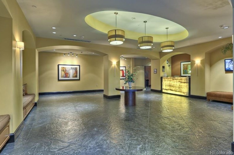 975 Lincoln St, Denver CO  80203-2725 exterior