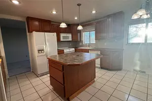 3085 S Pagosa St, Aurora, CO 80013 - Photo 9