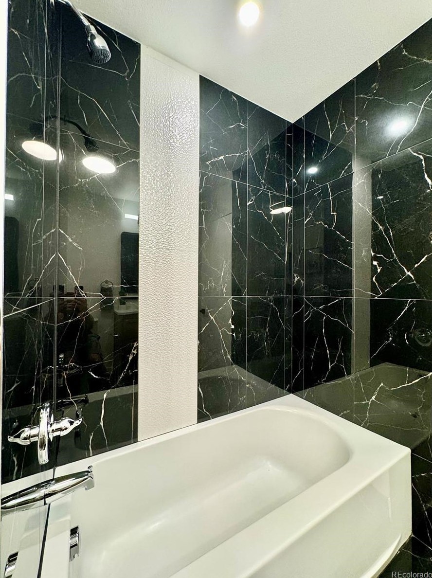 5591 Lehigh Ave, Denver CO  80237-1056 exterior