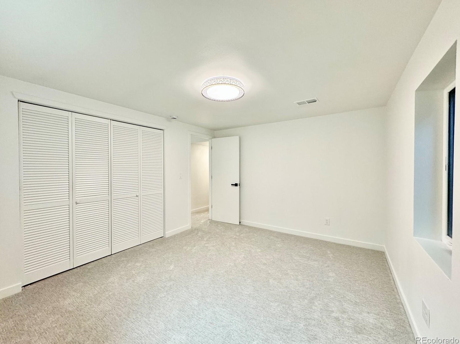 5591 Lehigh Ave, Denver CO  80237-1056 exterior