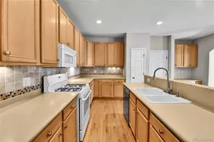 22448 E Plymouth Cir, Aurora, CO 80016 - Photo 15