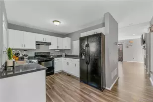 1379 S Idalia St, Aurora, CO 80017 - Photo 7