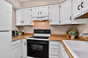 1811 S Quebec Way, Denver, CO 80231 - Photo 9