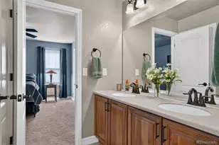 8247 S Country Club Pkwy, Aurora, CO 80016 - Photo 23