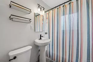 915 Newark St, Aurora, CO 80010 - Photo 13
