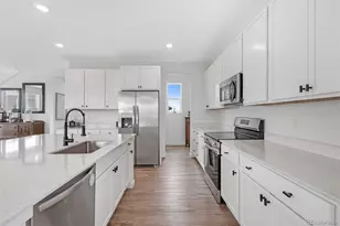 1982 S Fultondale Ct, Aurora, CO 80018 - Photo 9