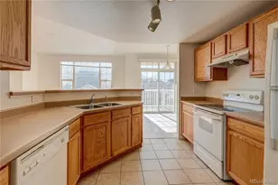 5756 N Genoa Way, Aurora, CO 80019 - Photo 11