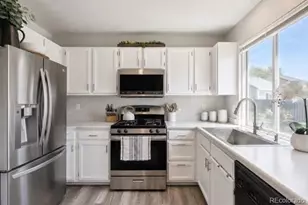 19876 E Bethany Dr, Aurora, CO 80013 - Photo 9