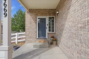 24669 E Wyoming Cir, Aurora, CO 80018 - Photo 3