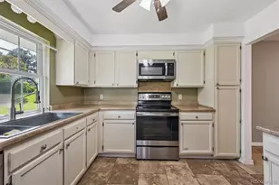 979 S Granby Way, Aurora, CO 80012 - Photo 9