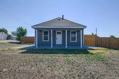 300 S Main Street, Keenesburg, CO 80643 - Photo 1