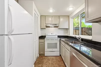 5975 S Willow Way, Englewood, CO 80111 - Photo 9