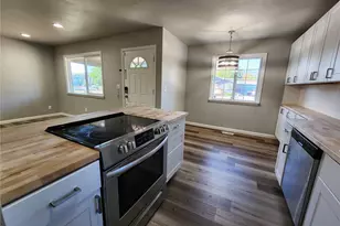 2874 Carmel Cir, Colorado Springs, CO 80910 - Photo 3