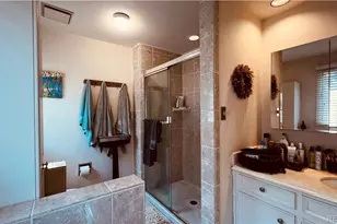 6560 E Colorado Dr, Denver, CO 80224 - Photo 25